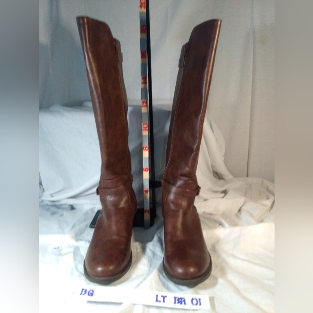 ByGuess GG Hustle Brown Faux Leather Boots.   §
